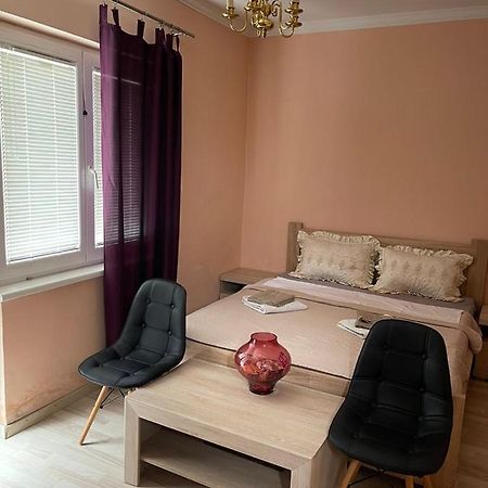 Guesthouse Petrovic เวียร์ปาซาร์ ภายนอก รูปภาพ