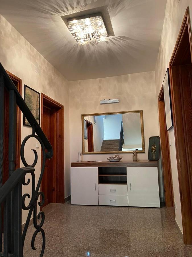 Guesthouse Petrovic เวียร์ปาซาร์ ภายนอก รูปภาพ