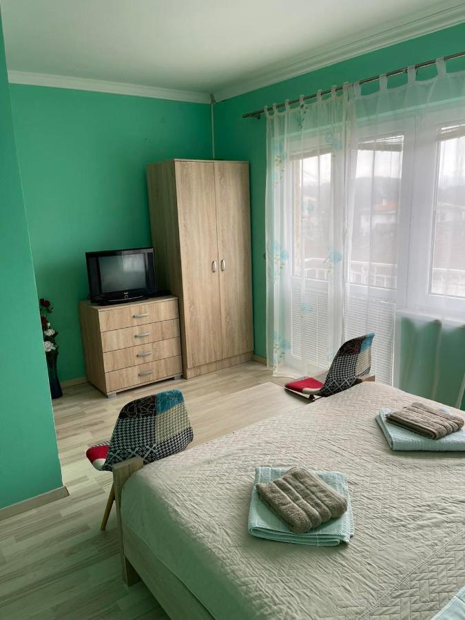 Guesthouse Petrovic เวียร์ปาซาร์ ภายนอก รูปภาพ