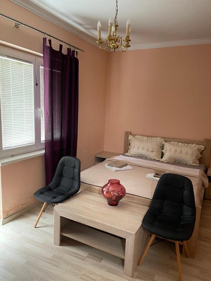 Guesthouse Petrovic เวียร์ปาซาร์ ภายนอก รูปภาพ
